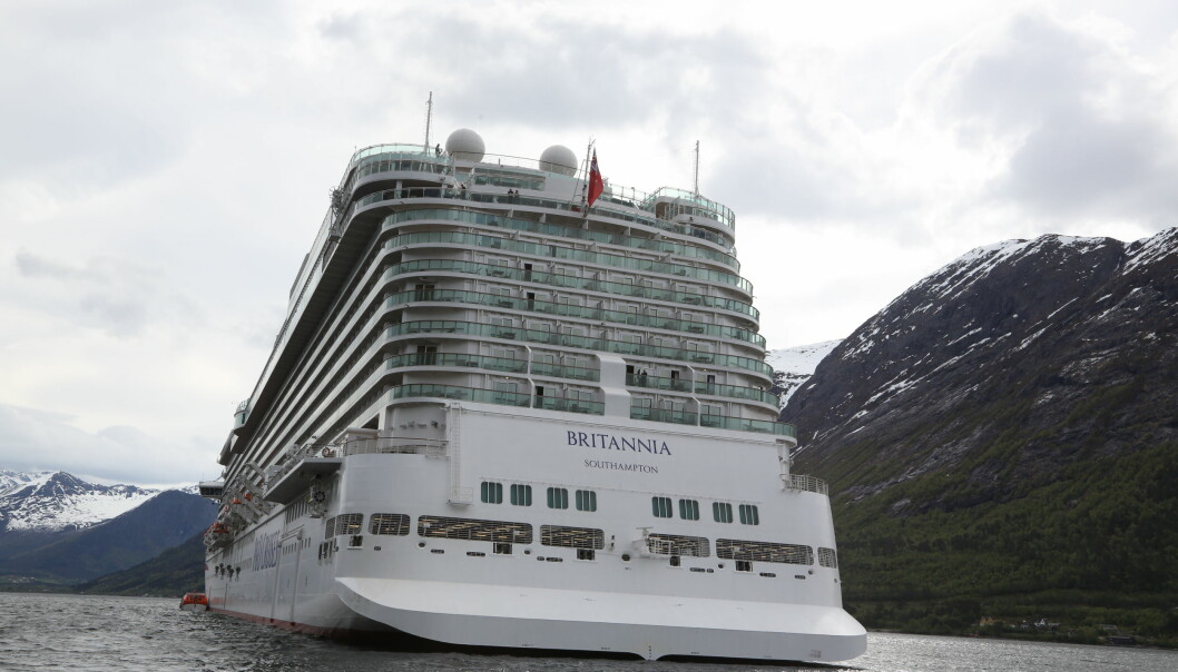 GIGANTSKIP: De store cruiseskipene skaper utfordringer både når det gjelder overturisme og forurensing. Nå strammer havneselskapene selv grepet. Foto: Odd Roar Lange / The Travel Inspector GIGANTSKIP: De store cruiseskipene skaper utfordringer både når det gjelder overturisme og forurensing. Nå strammer havneselskapene selv grepet. Foto: Odd Roar Lange / The Travel Inspector