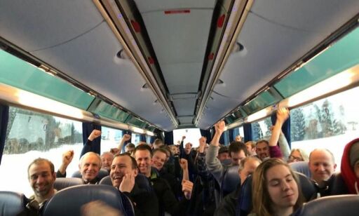 image: Demonstrantene på «ulvebussen»: - Stor frustrasjon