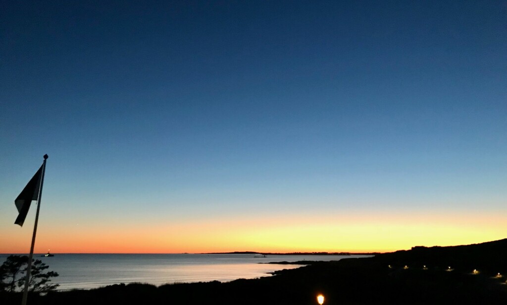 Sommernatt: Er du klar for midtsommernatten i Sverige? Her fra Västkusten ved Varberg. Foto: Odd Roar Lange/The Travel Insepctor Sommernatt: Er du klar for midtsommernatten i Sverige? Her fra Västkusten ved Varberg. Foto: Odd Roar Lange/The Travel Insepctor