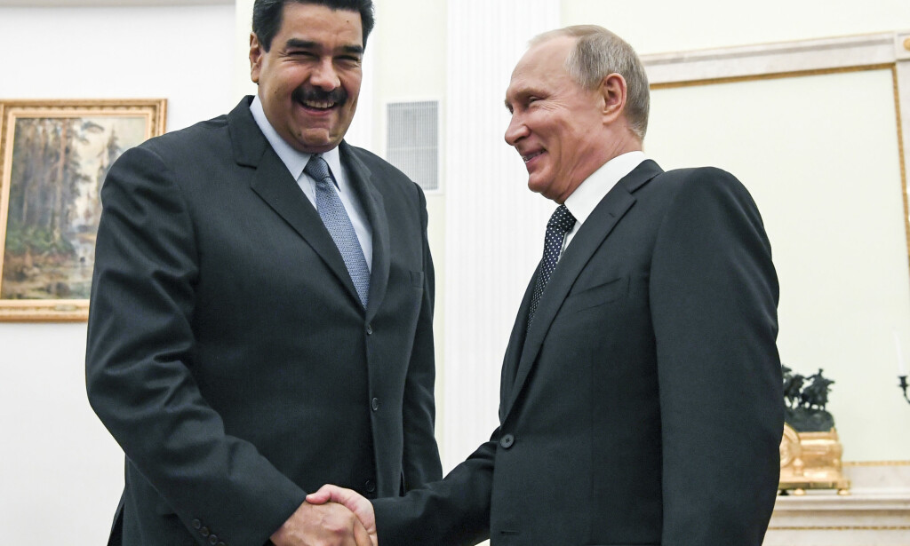 STØTTE: Russlands president Vladimir Putin (til høyre) fotografert i Moskva sammen med Venezuelas president Nicolás Maduro i oktober 2017. Foto: Yuri Kadobnov / AP / NTB scanpix STØTTE: Russlands president Vladimir Putin (til høyre) fotografert i Moskva sammen med Venezuelas president Nicolás Maduro i oktober 2017. Foto: Yuri Kadobnov / AP / NTB scanpix