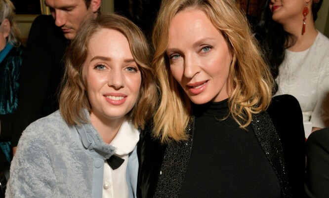 MOR OG DATTER: Maya sammen med mamma Uma Thurman under et moteshow i Paris tidligere i år. FOTO: Scanpix MOR OG DATTER: Maya sammen med mamma Uma Thurman under et moteshow i Paris tidligere i år. FOTO: Scanpix