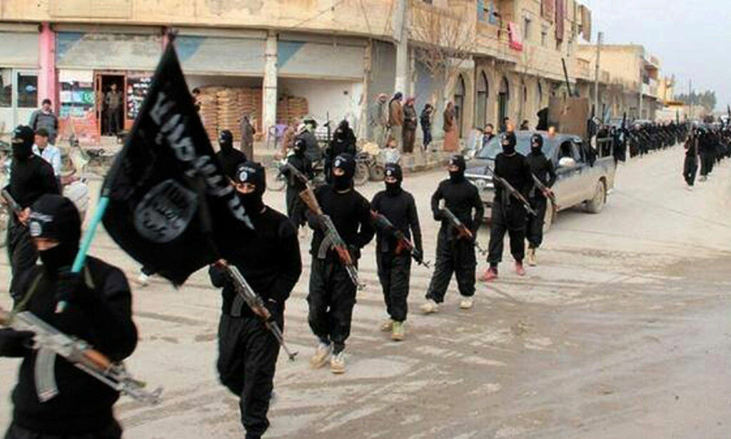 EKSTREM VOLD: Terrorgruppa Den islamske stat har begått brutale menneskerettighetsbrudd og tiltrukket seg fremmedkrigere fra mange land. Om lag 100 personer fra Norge har sluttet seg til den fryktede terrorgruppa. Foto: Scanpix EKSTREM VOLD: Terrorgruppa Den islamske stat har begått brutale menneskerettighetsbrudd og tiltrukket seg fremmedkrigere fra mange land. Om lag 100 personer fra Norge har sluttet seg til den fryktede terrorgruppa. Foto: Scanpix
