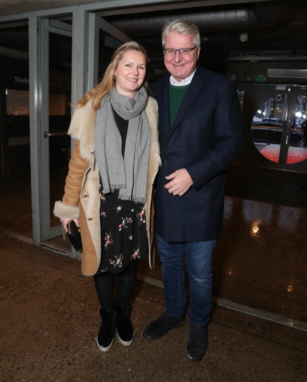 DATE: Fabian Stang og kjæresten Catharina Munthe dukket opp til kveldens forestilling. Foto: Andreas Fadum / Se og Hør DATE: Fabian Stang og kjæresten Catharina Munthe dukket opp til kveldens forestilling. Foto: Andreas Fadum / Se og Hør