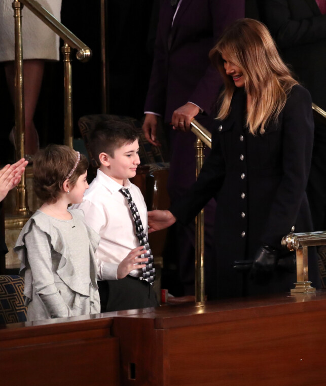 MØTE: Før Donald Trump begynte å tale, fikk Joshua hilse på Melania. Foto: Jonathan Ernst / Reuters / NTB Scanpix MØTE: Før Donald Trump begynte å tale, fikk Joshua hilse på Melania. Foto: Jonathan Ernst / Reuters / NTB Scanpix