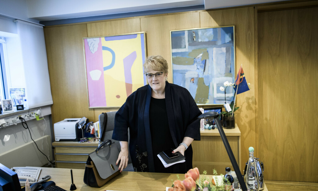 KRITISERES: Men kulturminister og Venstre-leder Trine Skei Grande sier hun ikke har vurdert sin stilling. Foto: Lars Eivind Bones / Dagbladet KRITISERES: Men kulturminister og Venstre-leder Trine Skei Grande sier hun ikke har vurdert sin stilling. Foto: Lars Eivind Bones / Dagbladet