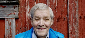 Hvinende kvinner rev av Gjermund Eggen alt de kunne av klesplagg Hvinende kvinner rev av Gjermund Eggen alt de kunne av klesplagg