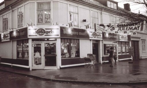 SJOKKPRIS: Forløperen til Rema 1000 var den lille billigkjeden Sjokkpris. Arkivfoto: Rema 1000 SJOKKPRIS: Forløperen til Rema 1000 var den lille billigkjeden Sjokkpris. Arkivfoto: Rema 1000