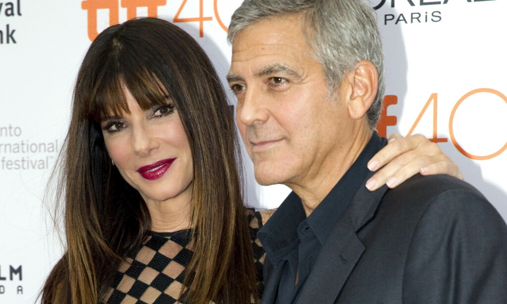 - FORNÆRMELSE: Flere av Hollywoods største filmstjerner reagerte sterkt da Oscar-arrangørene sa at de ville kutte utdelingen av flere priser fra det direktesendte showet, blant annet Sandra Bullock og George Clooney. Foto: NTB Scanpix - FORNÆRMELSE: Flere av Hollywoods største filmstjerner reagerte sterkt da Oscar-arrangørene sa at de ville kutte utdelingen av flere priser fra det direktesendte showet, blant annet Sandra Bullock og George Clooney. Foto: NTB Scanpix