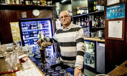 ØL OG FARRIS: - Øl og Fernet? Mye går på autopilot på Schrøders. ØL OG FARRIS: - Øl og Fernet? Mye går på autopilot på Schrøders.