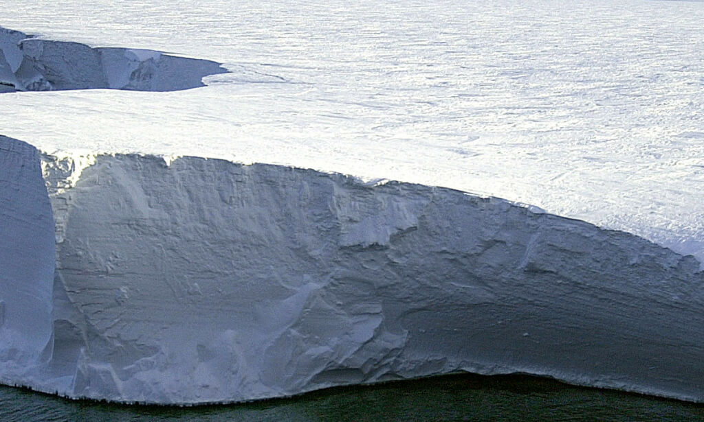 image: Gigantisk isfjell kan løsrive seg fra Antarktis