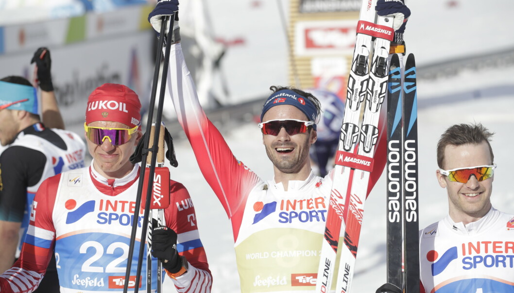 <strong>GULLMANNEN:</strong> Hans Christer Holund, her sammen med sølvvinner Alexander Bolsjunov og bronsevinner Sjur Røthe. Foto: Bjørn Langsem/Dagbladet <strong>GULLMANNEN:</strong> Hans Christer Holund, her sammen med sølvvinner Alexander Bolsjunov og bronsevinner Sjur Røthe. Foto: Bjørn Langsem/Dagbladet