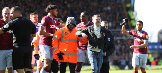 Fotballfan dømt til fengsel etter baneoverfallet mot Jack Grealish Fotballfan dømt til fengsel etter baneoverfallet mot Jack Grealish