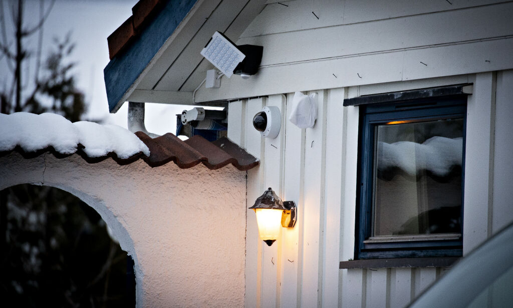 image: Hadde kamera hos Wara-nabo: - Viser ikke at hun gjør noe