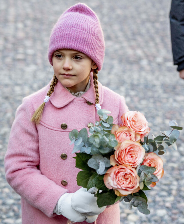 KVINNELIG MONARK: I 1979 endret Sverige loven slik at arveretten ikke styres av kjønn. Da mistet onkel Carl Philip (39) kronprinstittelen, og mamma Victoria ble kronprinsesse. En dag blir det sjarmtrollet Estelle som overtar. Foto: NTB Scanpix KVINNELIG MONARK: I 1979 endret Sverige loven slik at arveretten ikke styres av kjønn. Da mistet onkel Carl Philip (39) kronprinstittelen, og mamma Victoria ble kronprinsesse. En dag blir det sjarmtrollet Estelle som overtar. Foto: NTB Scanpix