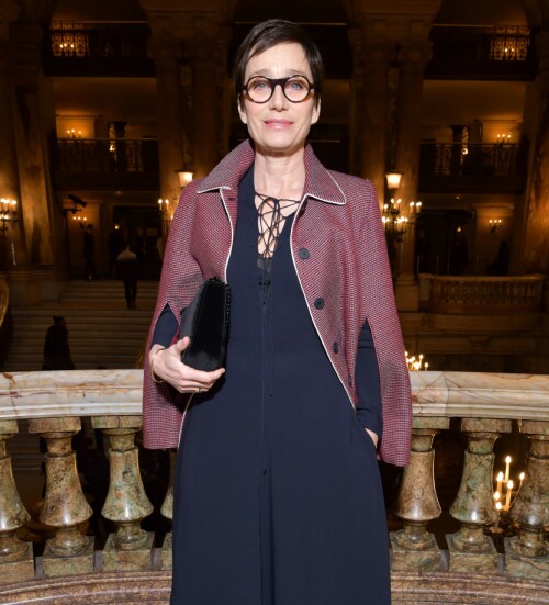 SOFISTIKERT: Lady Kristin Scott Thomas under moteuka i Paris, våren 2018. Foto: NTB Scanpix SOFISTIKERT: Lady Kristin Scott Thomas under moteuka i Paris, våren 2018. Foto: NTB Scanpix