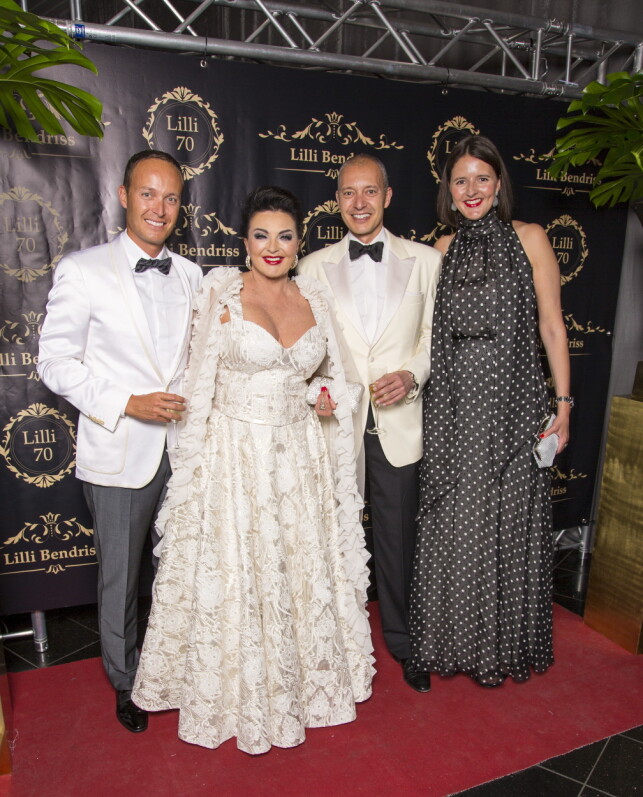 FAMILIEMOR: Bendriss har tre barn og fem barnebarn. Her med barna Samir (t.v), Rachid og Nadia under mors 70-årsfeiring. Foto: Tor Lindseth FAMILIEMOR: Bendriss har tre barn og fem barnebarn. Her med barna Samir (t.v), Rachid og Nadia under mors 70-årsfeiring. Foto: Tor Lindseth