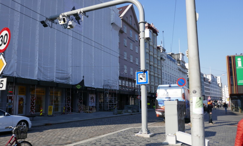 NY STASJON: Bomstasjonen for bilistene står ved innkjøringen til Strandkaien ved Fisketorget i Bergen sentrum. Foto: Leif Stang NY STASJON: Bomstasjonen for bilistene står ved innkjøringen til Strandkaien ved Fisketorget i Bergen sentrum. Foto: Leif Stang