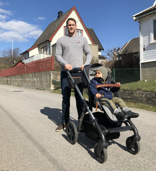 SPENNENDE MÅNEDER: Marthin Hamlet skal gå tittelkamp 29. juni. Seinere i sommer venter han og kona barn nummer to. Foto: Privat. SPENNENDE MÅNEDER: Marthin Hamlet skal gå tittelkamp 29. juni. Seinere i sommer venter han og kona barn nummer to. Foto: Privat.