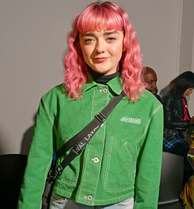 PÅ MOTEUKA: Her er skuespiller Maisie Williams under moteuka i Paris i 2019. Foto: NTB Scanpix PÅ MOTEUKA: Her er skuespiller Maisie Williams under moteuka i Paris i 2019. Foto: NTB Scanpix