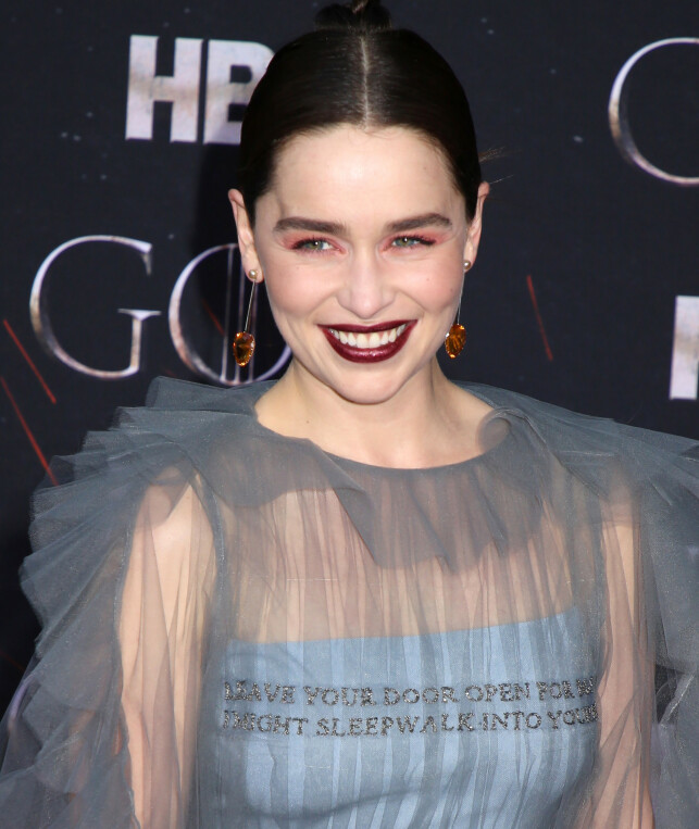ENDRET HÅRFARGE: Nå er «Game of Thrones»-eventyret over for skuespillerne og Emilia Clarke har endret hårfargen tilbake. Her er hun på premieren av den siste sesongen tidligere i april. Foto: NTB Scanpix ENDRET HÅRFARGE: Nå er «Game of Thrones»-eventyret over for skuespillerne og Emilia Clarke har endret hårfargen tilbake. Her er hun på premieren av den siste sesongen tidligere i april. Foto: NTB Scanpix
