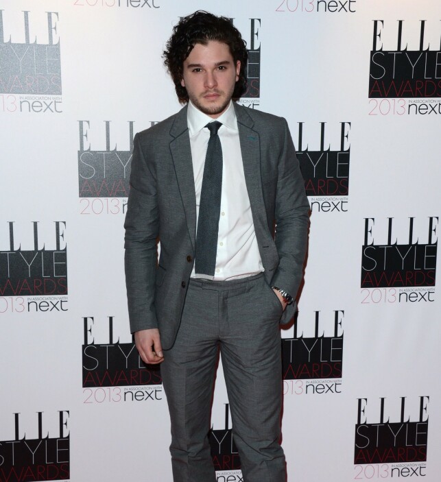 ADELIG: Skuspiller Kit Harington kommer fra en adelig familie, med røtter tilbake til flere av Englands konger. Her er han under Elle Style Award i 2013. Foto: NTB Scanpix ADELIG: Skuspiller Kit Harington kommer fra en adelig familie, med røtter tilbake til flere av Englands konger. Her er han under Elle Style Award i 2013. Foto: NTB Scanpix