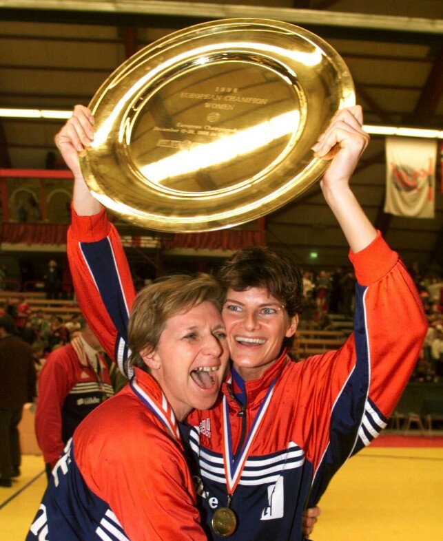 Kjersti Grini - - Trenger hjelp: - Driter ikke penger - Seher