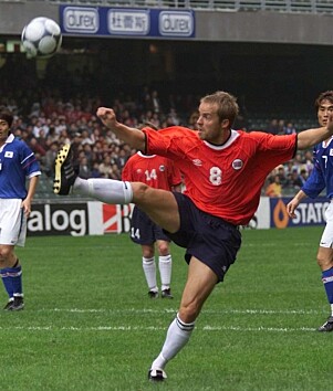 STJERNE: Dagfinn var en av Norges mest profilerte fotballspillere før den alvorlige ulykken. FOTO: NTB scanpix STJERNE: Dagfinn var en av Norges mest profilerte fotballspillere før den alvorlige ulykken. FOTO: NTB scanpix