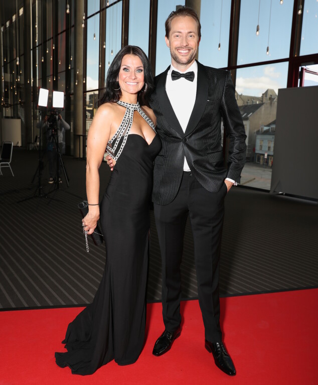 <strong>GODE KOLLEGER:</strong> Katrine Moholt og Anders Hoff ankom arm i arm. Foto: Andreas Fadum <strong>GODE KOLLEGER:</strong> Katrine Moholt og Anders Hoff ankom arm i arm. Foto: Andreas Fadum