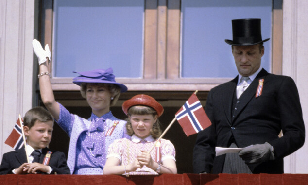 DEN GANG DA: Her var Märtha på balkongen sammen med familien i 1980. Foto: NTB Scanpix DEN GANG DA: Her var Märtha på balkongen sammen med familien i 1980. Foto: NTB Scanpix