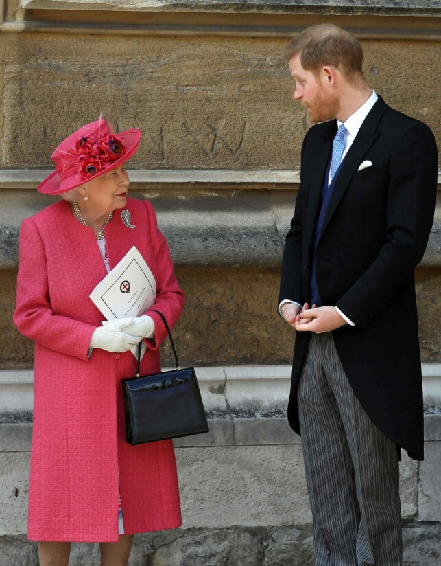 SKINNER: Lady Gabriella Windsor hadde på seg en stor og glitrende tiara i bryllupet. Den er tidligere blitt brukt av hennes mor og mormor. Foto: NTB scanpix SKINNER: Lady Gabriella Windsor hadde på seg en stor og glitrende tiara i bryllupet. Den er tidligere blitt brukt av hennes mor og mormor. Foto: NTB scanpix
