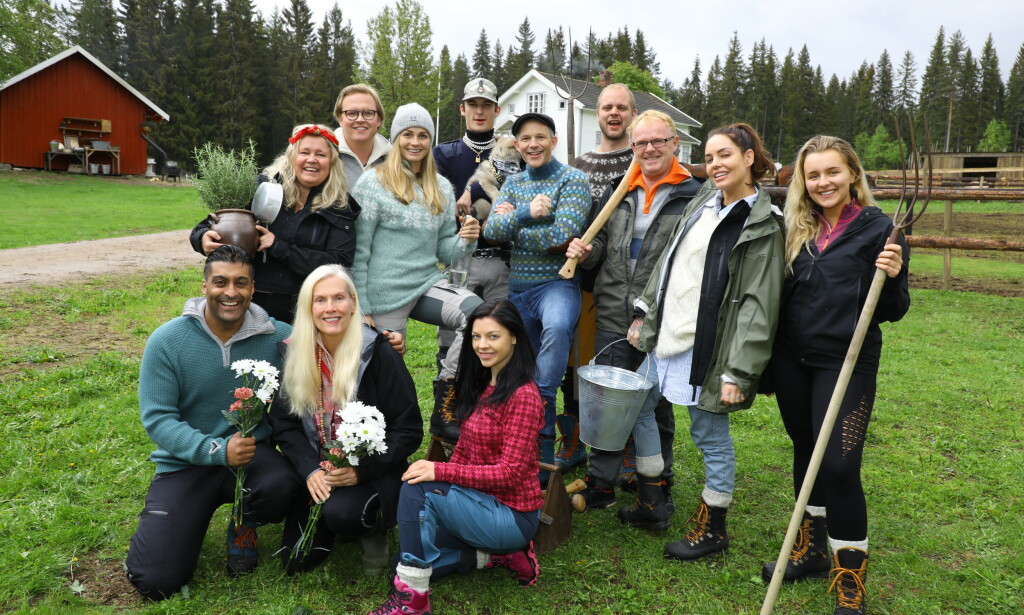 KAMPKLARE: Disse tolv skal kjempe om kampen for tilværelsen, når TV 2 ruller ut sin fjerde «Farmen kjendis»-sesong over nyåret. Foto: Morten Eik / Se og Hør KAMPKLARE: Disse tolv skal kjempe om kampen for tilværelsen, når TV 2 ruller ut sin fjerde «Farmen kjendis»-sesong over nyåret. Foto: Morten Eik / Se og Hør