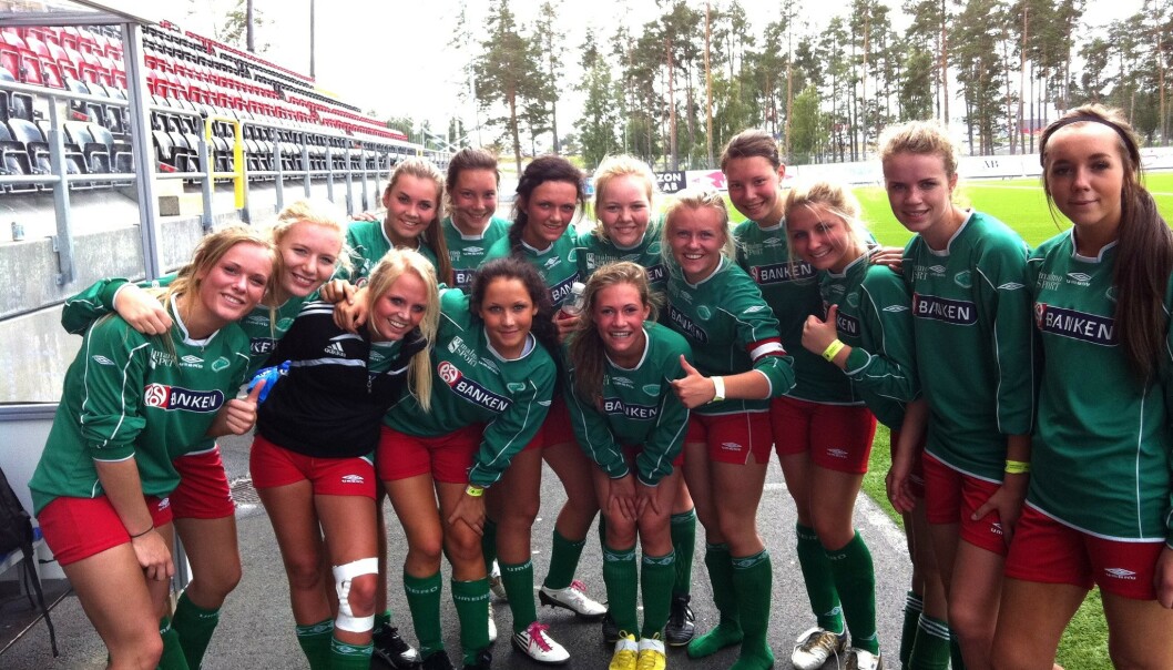 SJØLVE LIVET: For journalist Silje var polarbrød med nugatti og luftmadrass definisjonen på sjølve livet i tenårene. FOTO: Privat SJØLVE LIVET: For journalist Silje var polarbrød med nugatti og luftmadrass definisjonen på sjølve livet i tenårene. FOTO: Privat