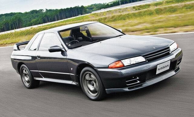 LEGENDEN: GT-R slik mange av oss kjenner dem. Firehjulsdrift, turbomotor. Den relativt store bilen gjorde stor suksess på bane. Foto: Nissan LEGENDEN: GT-R slik mange av oss kjenner dem. Firehjulsdrift, turbomotor. Den relativt store bilen gjorde stor suksess på bane. Foto: Nissan
