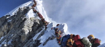Nepal har hentet ned fire lik og tonnevis med søppel fra Mount Everest Nepal har hentet ned fire lik og tonnevis med søppel fra Mount Everest