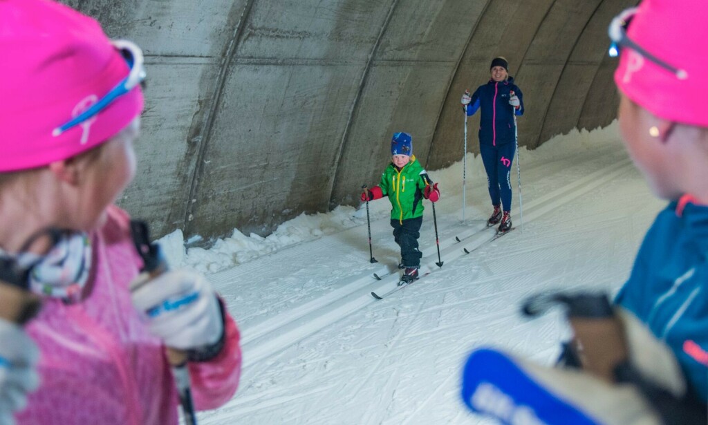 SOMMER OG ... SKI: I Torsby Skidtunnel & Sportcenter er det bra føre hele året. Foto: Tom Lindström SOMMER OG ... SKI: I Torsby Skidtunnel & Sportcenter er det bra føre hele året. Foto: Tom Lindström