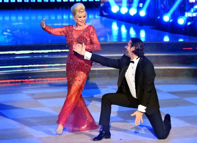 <strong>«SKAL VI DANSE»:</strong> Ivana Trump og eksmannen Rossano Rubicondi gjestet i mai 2018 italienske «Skal vi danse». Foto: Shutterstock/ NTB Scanpix <strong>«SKAL VI DANSE»:</strong> Ivana Trump og eksmannen Rossano Rubicondi gjestet i mai 2018 italienske «Skal vi danse». Foto: Shutterstock/ NTB Scanpix
