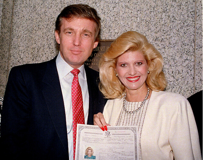 <strong>BLE STATSBORGER:</strong> Her er Donald og Ivana Trump sammen i 1988, etter at hun offisielt hadde blitt amerikansk statsborger. Foto: AP <strong>BLE STATSBORGER:</strong> Her er Donald og Ivana Trump sammen i 1988, etter at hun offisielt hadde blitt amerikansk statsborger. Foto: AP
