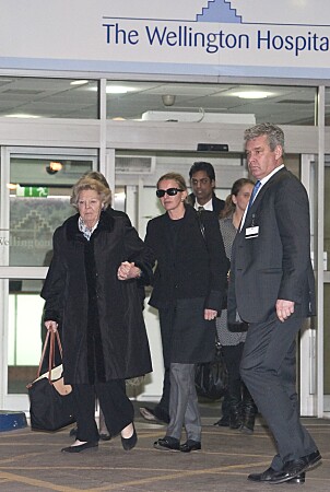 <strong>BESØKTE SØNNEN:</strong> Nederlands tidligere dronning, Beatrix, avbildet utenfor sykehuset. Foto: NTB Scanpix <strong>BESØKTE SØNNEN:</strong> Nederlands tidligere dronning, Beatrix, avbildet utenfor sykehuset. Foto: NTB Scanpix