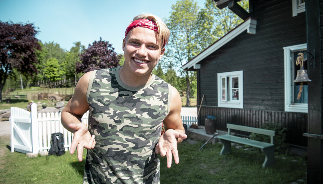 <strong>NONSTOP-SIGNERT:</strong> Erik Sæter har vært å se i «Paradise Hotel» og «Farmen kjendis». Nordlendingen er i Nonstop-stallen, og har gitt ut to låter. Foto: Lars Eivind Bones / Dagbladet <strong>NONSTOP-SIGNERT:</strong> Erik Sæter har vært å se i «Paradise Hotel» og «Farmen kjendis». Nordlendingen er i Nonstop-stallen, og har gitt ut to låter. Foto: Lars Eivind Bones / Dagbladet
