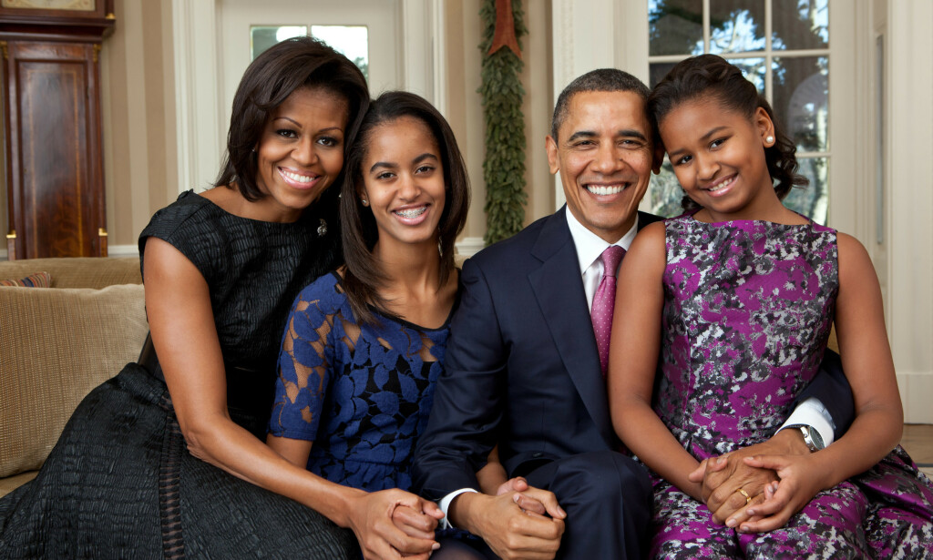 FAMILIEIDYLL: Her er hele familien bestående av Michelle, Malia, Barack og Sasha, avbildet i Det hvite hus i 2011. Foto: NTB Scanpix FAMILIEIDYLL: Her er hele familien bestående av Michelle, Malia, Barack og Sasha, avbildet i Det hvite hus i 2011. Foto: NTB Scanpix