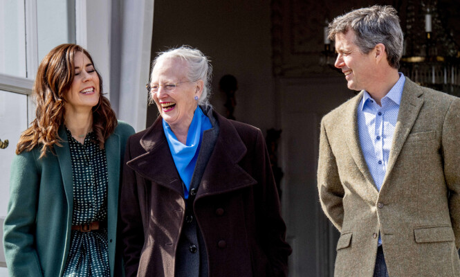 DYR I DRIFT: Dronning Margrethes flyreiser var ingen billig affære. Her er hun avbildet sammen med kronprinsesse Mary og kronprins Frederik. Foto: NTB Scanpix DYR I DRIFT: Dronning Margrethes flyreiser var ingen billig affære. Her er hun avbildet sammen med kronprinsesse Mary og kronprins Frederik. Foto: NTB Scanpix