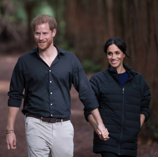 I JAKKE FRA NORRØNA: Hertuginne Meghan. Foto: Scanpix I JAKKE FRA NORRØNA: Hertuginne Meghan. Foto: Scanpix