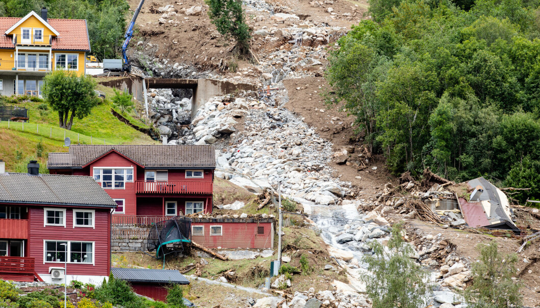 Slik så det ut ved Vassenden i Jølster kommune torsdag. Flere jordras gikk over blant annet fylkesvei 451 og E39 i Jølster kommune i Sogn og Fjordane tirsdag. Foto: Audun Braastad / NTB scanpix Slik så det ut ved Vassenden i Jølster kommune torsdag. Flere jordras gikk over blant annet fylkesvei 451 og E39 i Jølster kommune i Sogn og Fjordane tirsdag. Foto: Audun Braastad / NTB scanpix