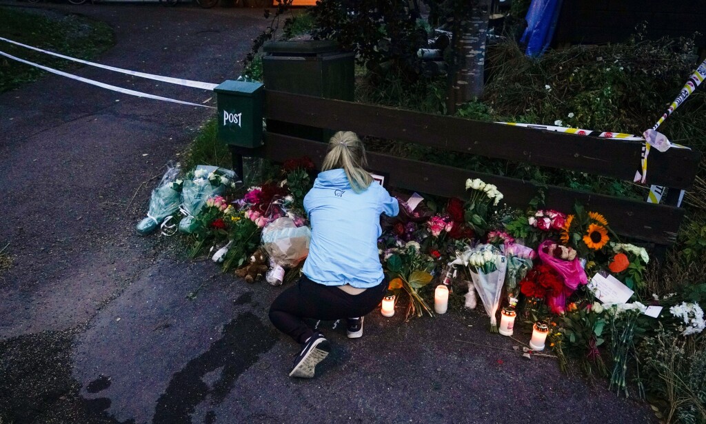 BLOMSTERHAV: Nærmiljøet er rystet etter hendelsen, og flere av offerets klassekamerater har vært innom for å legge igjen en hilsen til familien. Foto: John T. Pedersen BLOMSTERHAV: Nærmiljøet er rystet etter hendelsen, og flere av offerets klassekamerater har vært innom for å legge igjen en hilsen til familien. Foto: John T. Pedersen