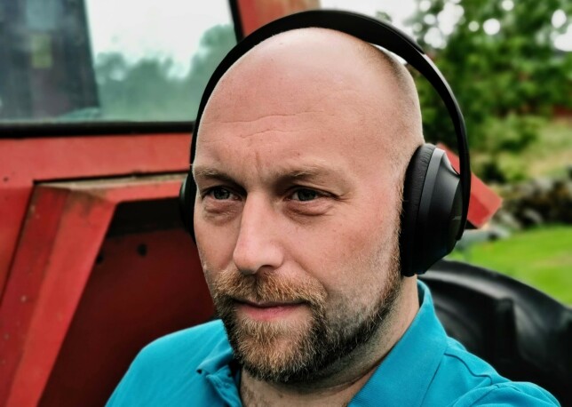 KOMFORTABLE: Bose' nye hodetelefoner med støydemping ligger komfortabelt mot øret, men er litt tyngre og presser noe sterkere enn sine forgjengere. Foto: Pål Joakim Pollen KOMFORTABLE: Bose' nye hodetelefoner med støydemping ligger komfortabelt mot øret, men er litt tyngre og presser noe sterkere enn sine forgjengere. Foto: Pål Joakim Pollen