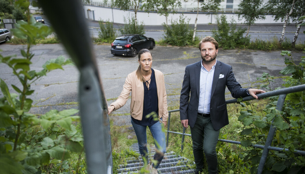 MENER LOVEN ER FOR VAG: - Hva er egentlig rimelig utbytte, spør foreldrerådsrepresentant Ole Ørjan Hilden og SU-representant Ingvild Carstens. Foto: Carina Johansen MENER LOVEN ER FOR VAG: - Hva er egentlig rimelig utbytte, spør foreldrerådsrepresentant Ole Ørjan Hilden og SU-representant Ingvild Carstens. Foto: Carina Johansen