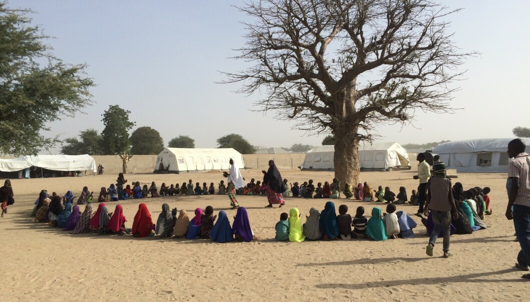PROVISORISK: Gunhilde har jobbet mye med skoleprosjekter. Her får barna undervisning under et tre. Gunhilde tok bildet under et Redd Barna prosjektbesøk til Boko-Haram rammede Nord-Nigeria.. FOTO: Privat PROVISORISK: Gunhilde har jobbet mye med skoleprosjekter. Her får barna undervisning under et tre. Gunhilde tok bildet under et Redd Barna prosjektbesøk til Boko-Haram rammede Nord-Nigeria.. FOTO: Privat