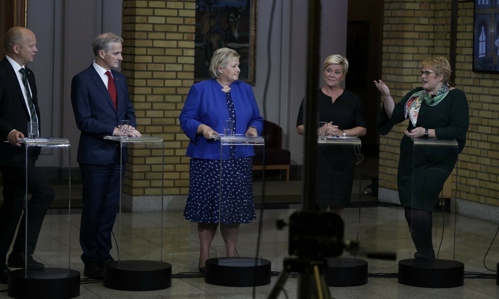DEBATT I NATT: Partilederne møttes i natt til en oppsummering av valget i Vandrehallen på Stortinget. Foto: Hans Arne Vedlog DEBATT I NATT: Partilederne møttes i natt til en oppsummering av valget i Vandrehallen på Stortinget. Foto: Hans Arne Vedlog
