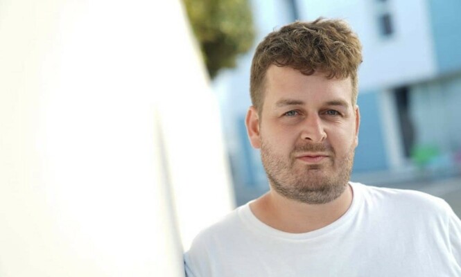 OVERRASKET: Emil Minana jobber i danske Se og Hør, og har sett alt dansk reality har å by på. Av de norske deltakerne blir han rett og slett overrasket. Foto: Privat OVERRASKET: Emil Minana jobber i danske Se og Hør, og har sett alt dansk reality har å by på. Av de norske deltakerne blir han rett og slett overrasket. Foto: Privat