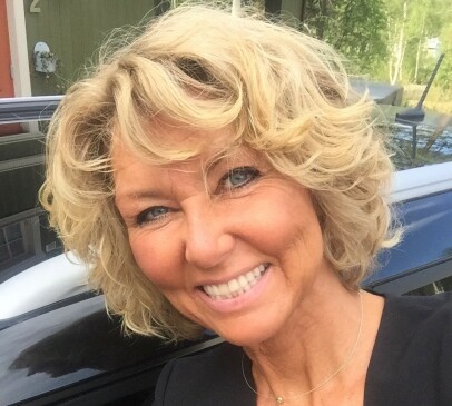 SENTRALSTYREMEDLEM: Hanne Alstrup Velure (56), er landsmøtevalgt sentralstyremedlem for Høyre fra Oppland. Hun er vararepresentant til Stortinget, leder av Utmarkskommunenes Sammenslutning og formannskapsmedlem i Lesja. Foto: Ann Wiseman Stavdal / Høyre SENTRALSTYREMEDLEM: Hanne Alstrup Velure (56), er landsmøtevalgt sentralstyremedlem for Høyre fra Oppland. Hun er vararepresentant til Stortinget, leder av Utmarkskommunenes Sammenslutning og formannskapsmedlem i Lesja. Foto: Ann Wiseman Stavdal / Høyre